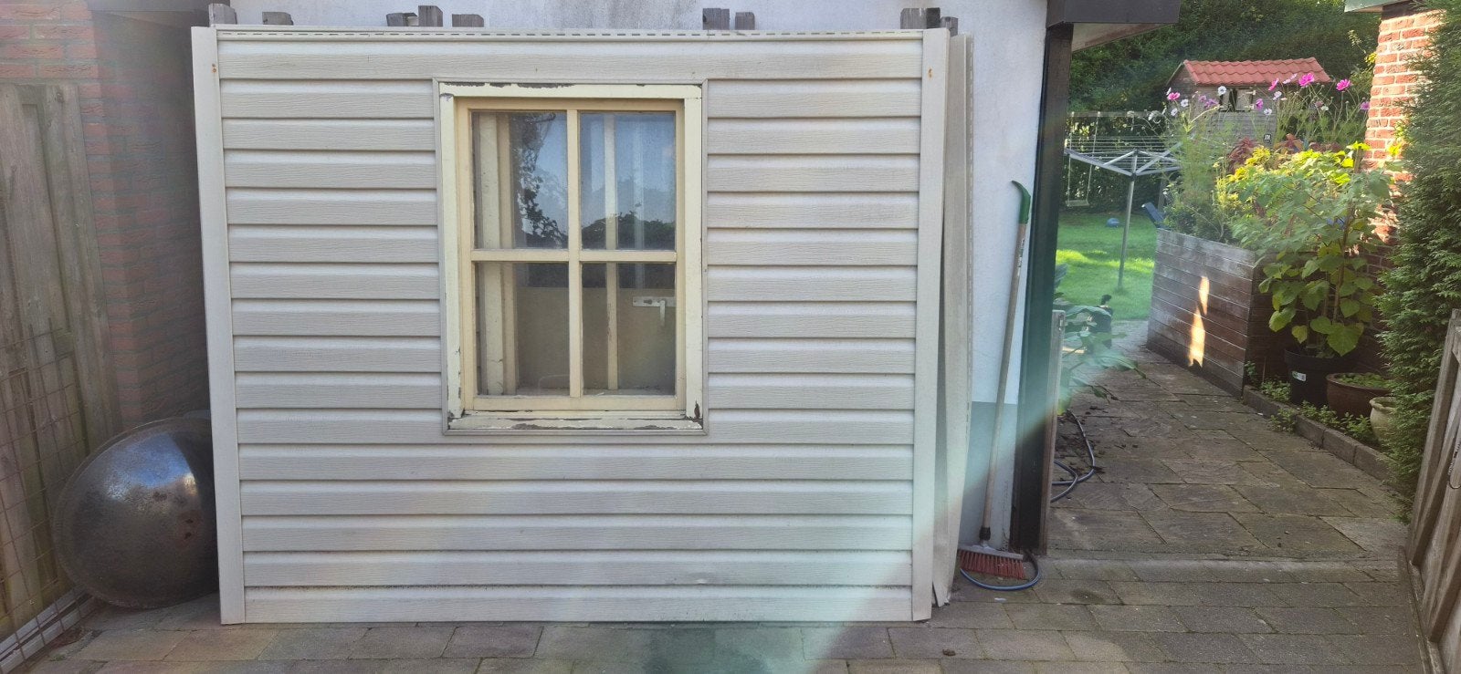 2 Blokhut wanden met raam, 250x210 cm, Grenen, Kunststof, Doe-het-zelf en Verbouw, Ophalen, Minder dan 25 mm, Plank, Minder dan 200 cm