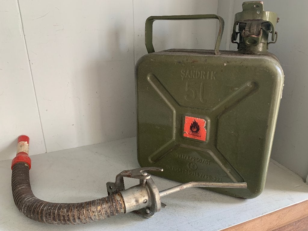 Vintage Jerrycan 5L met schenktuit - Militair Groen, Ophalen of Verzenden, Gebruikt