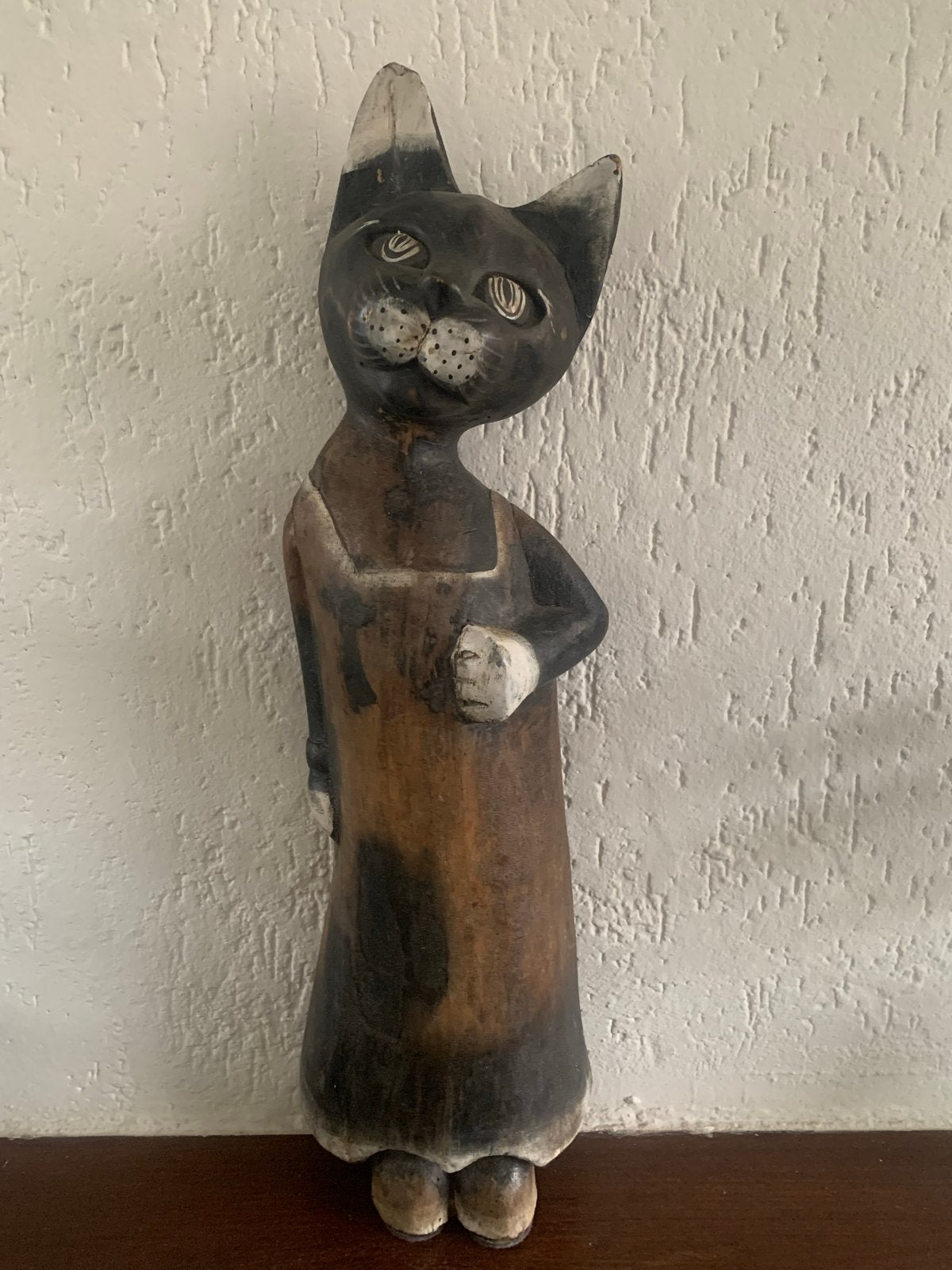 Vintage houten sierbeeld poes, Ophalen of Verzenden, 20 - 50 cm, Beeld, Hout