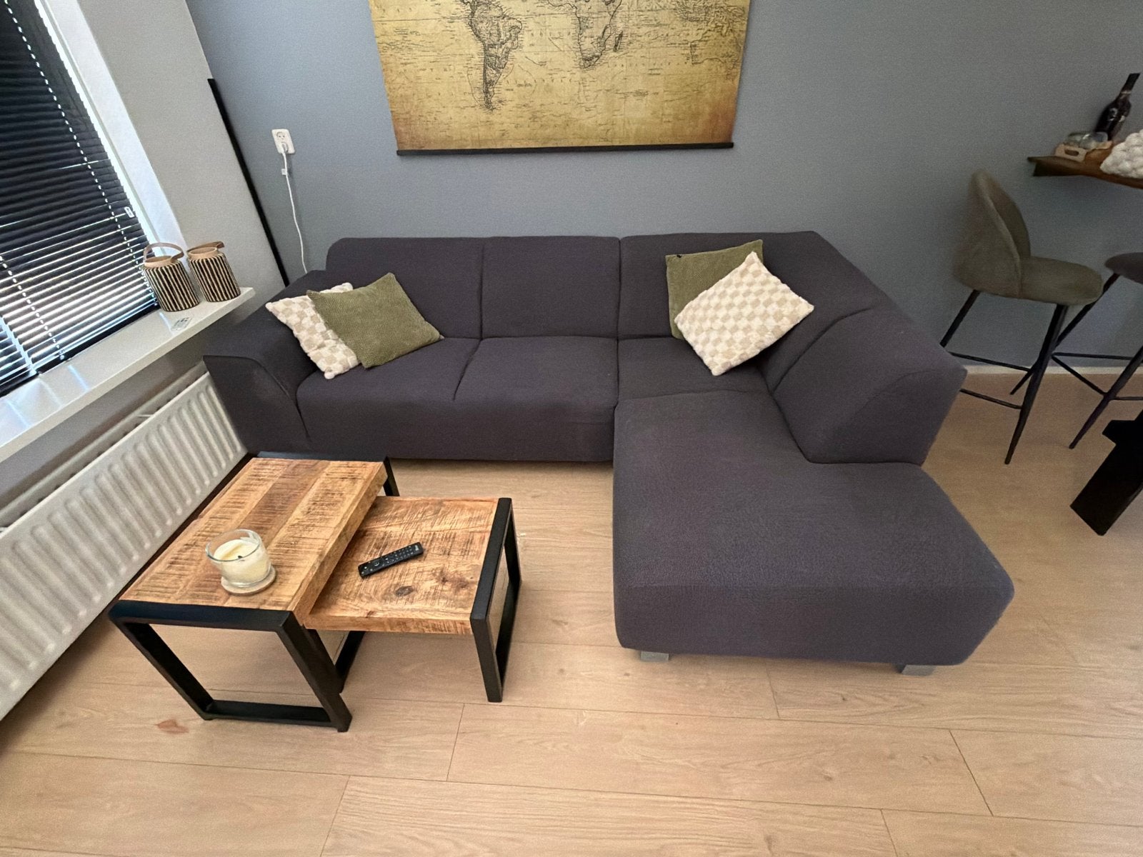Moderne donkergrijze hoekbank, Ophalen, 250 tot 300 cm, Gebruikt, 100 tot 125 cm