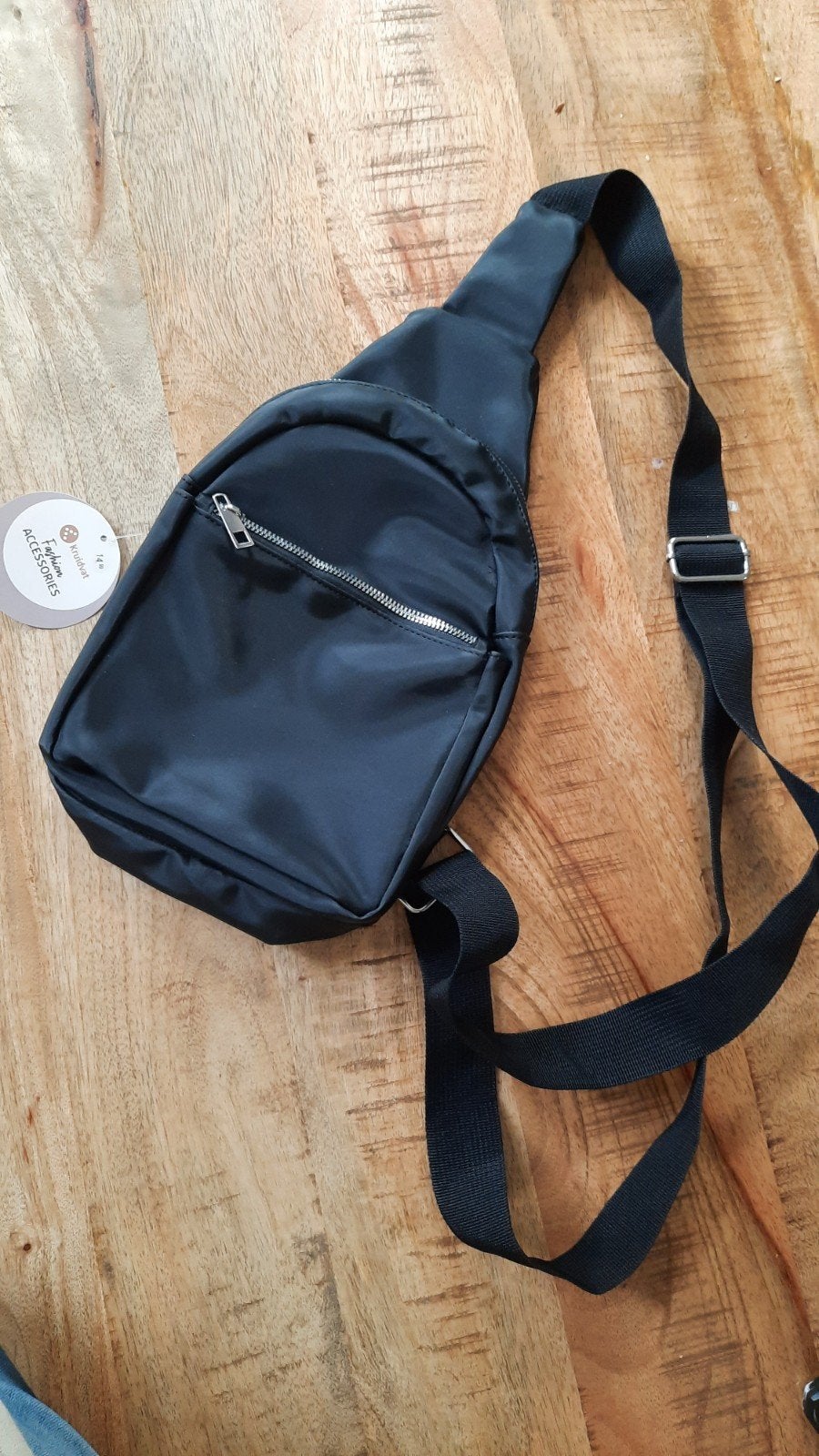 Nieuwe zwarte schoudertas / sling bag, Sieraden, Tassen en Uiterlijk, Ophalen of Verzenden