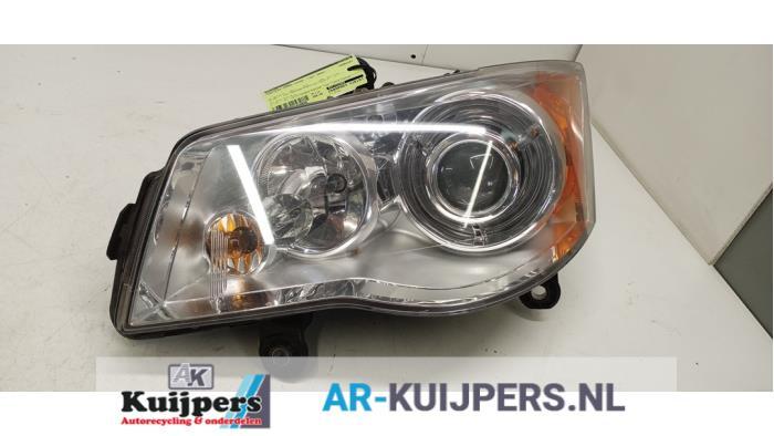 Koplamp links van een Chrysler Grand Voyager, Gebruikt, -, -, -