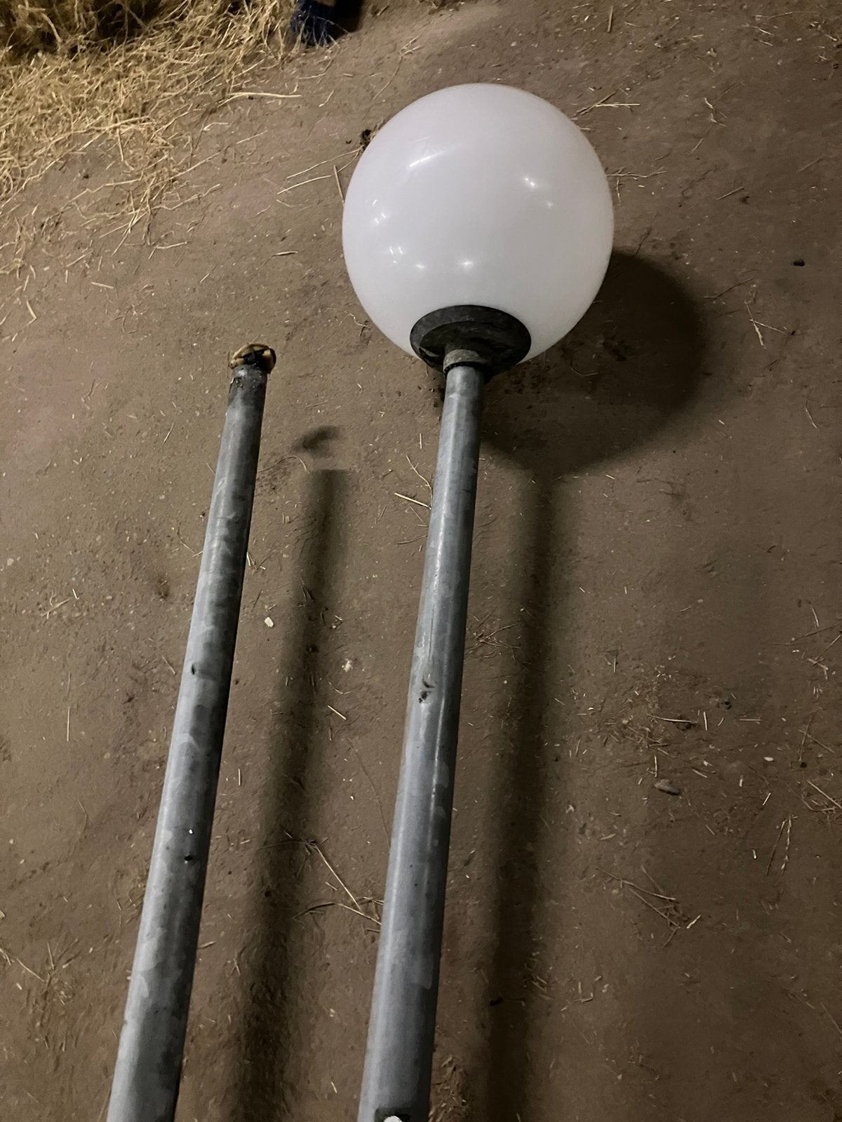 2 lantaarnpalen met bol lichtmast, Ophalen, Gebruikt, Staande lamp, Netvoeding
