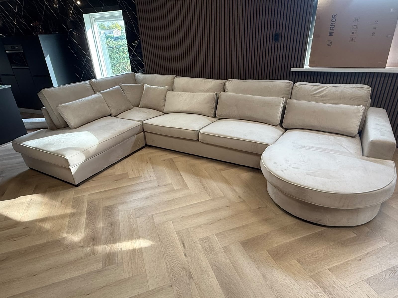 Crème ronde loungebank 400cm - SHOWMODEL, Ophalen, 100 tot 125 cm, Hoekbank, 300 cm of meer