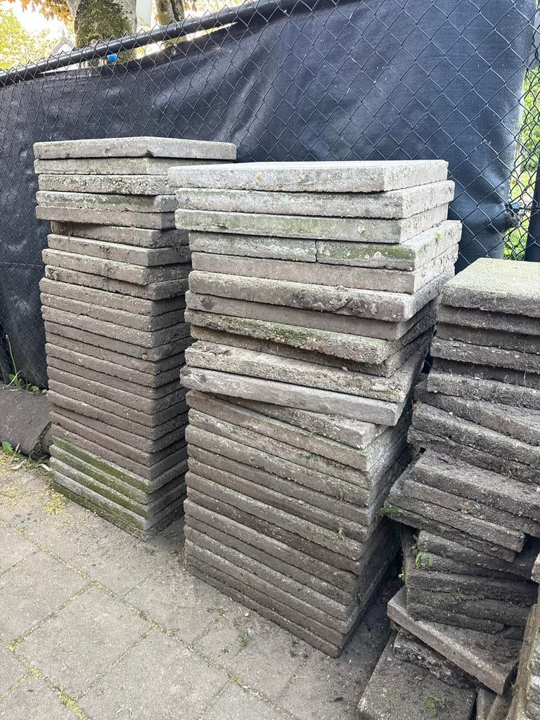 Gratis af te halen: 40x60 en 30x30 tegels, Tuin en Terras, Tegels en Klinkers, Ophalen, Gebruikt, 10 m² of meer, Beton