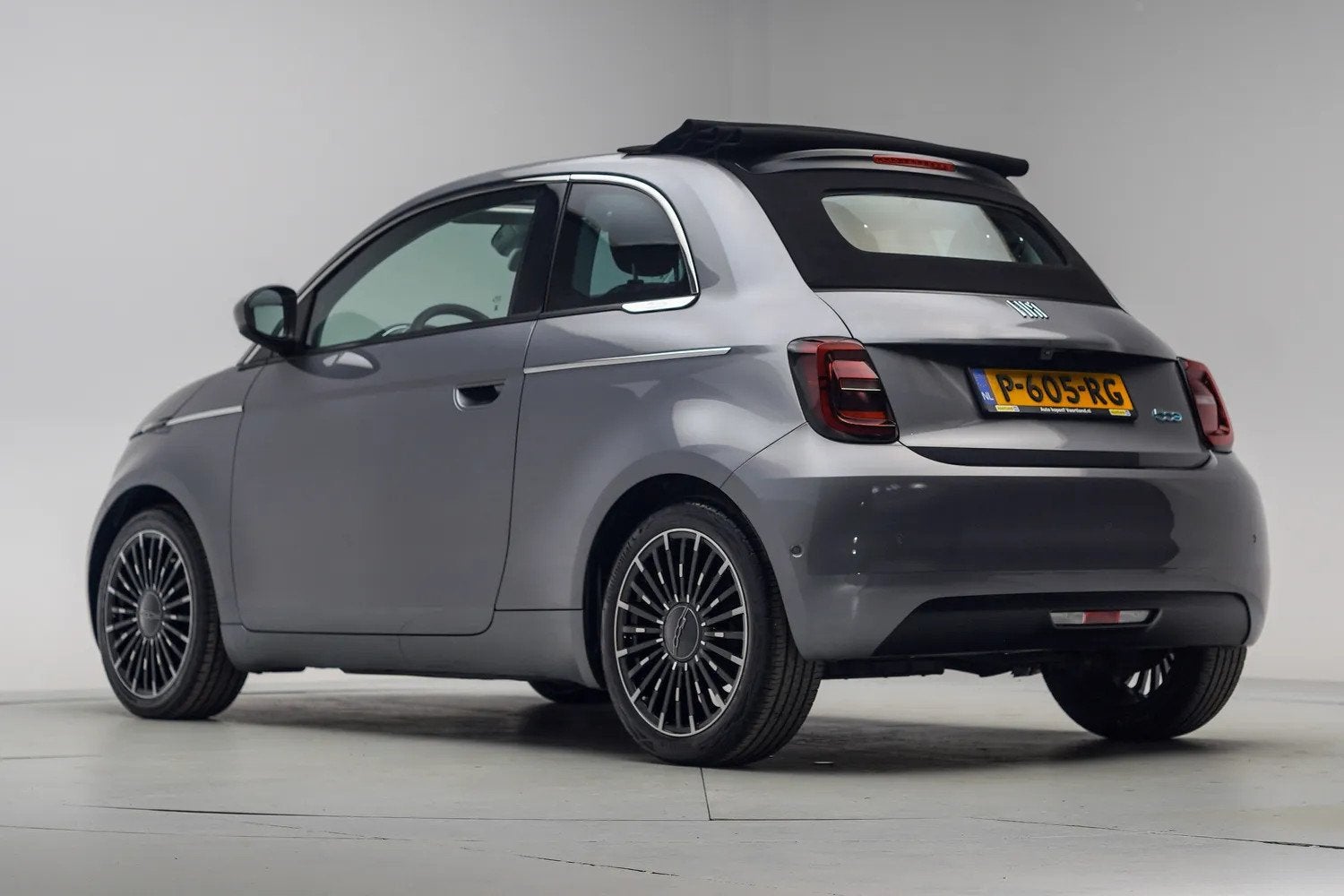 Fiat 500E Business Launch Edition 42 kWh [ Navi Apple / Andr, Auto's, Fiat, Dealer onderhouden, 0 cilinders, Gebruikt, Cabriolet