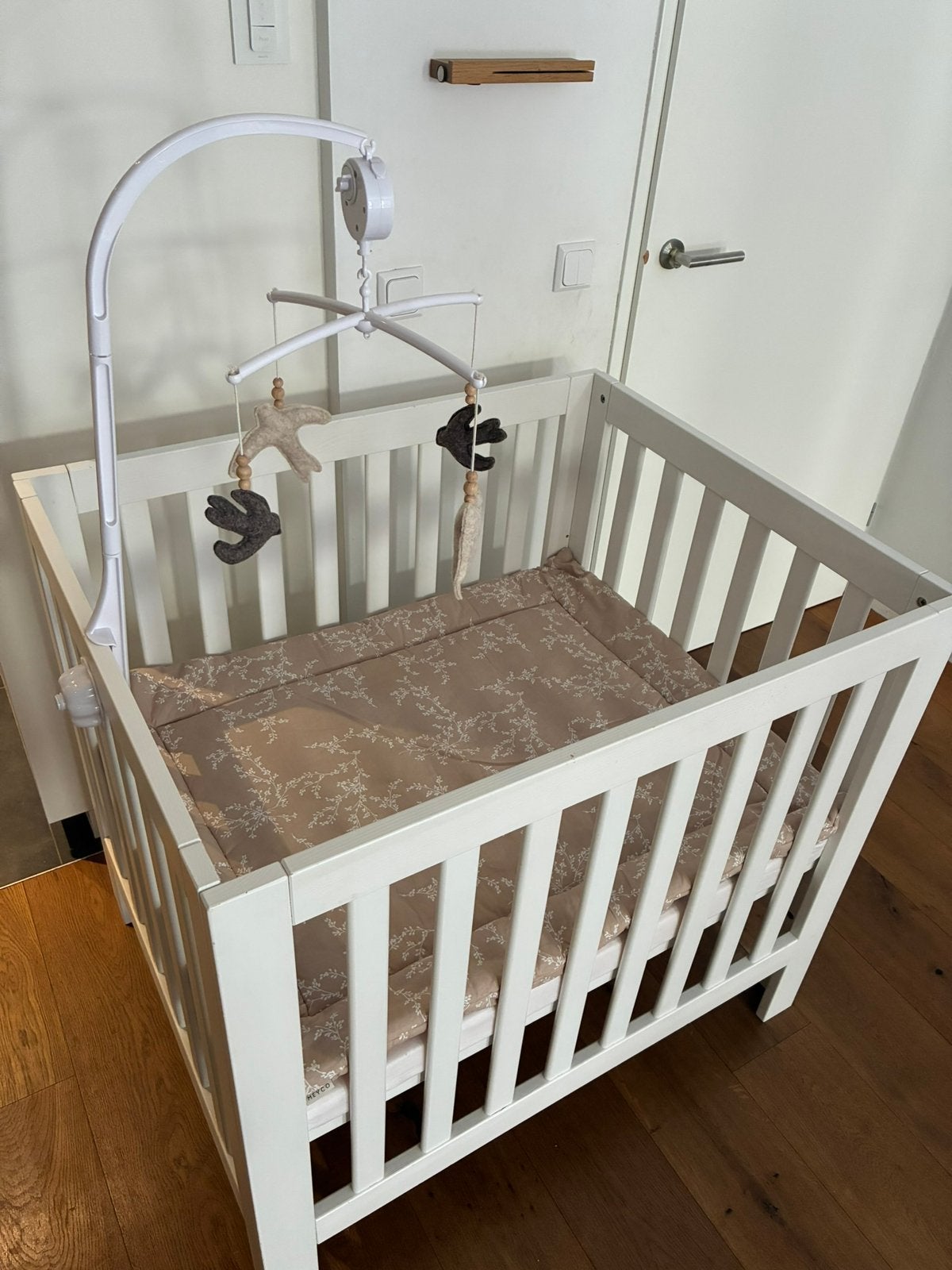 Box compleet met muziekmobiel + boxkleed, Ophalen, Zo goed als nieuw, Boxkleed