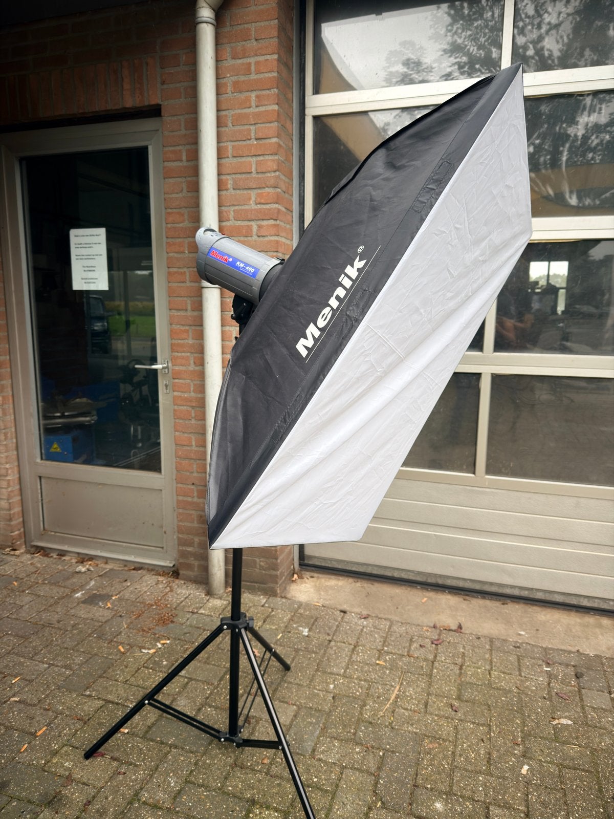 2x Menik KM-200 Studioflitser met Softbox en Statiefen, Ophalen, Gebruikt, Overige merken, Inclusief softbox