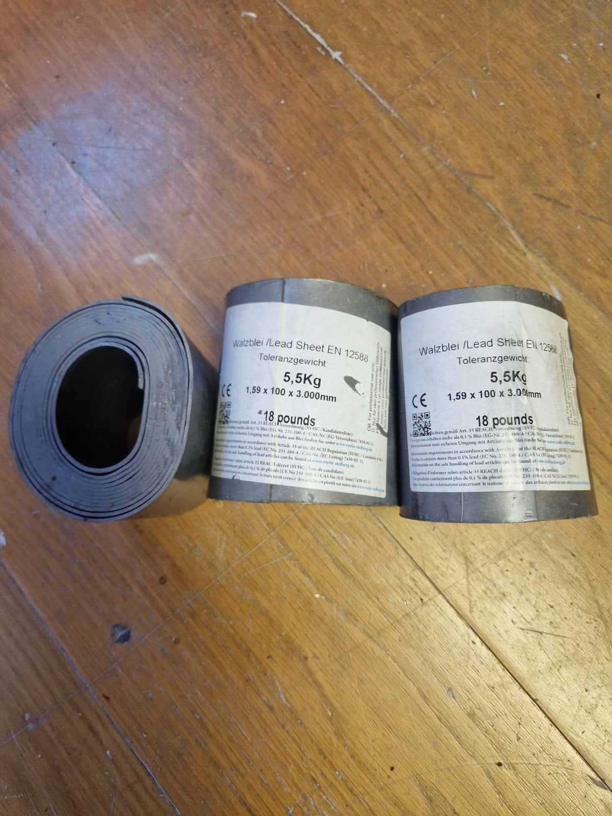 2 loodslap rollen 10cm breed, 1 rol met klein stukje af, Doe-het-zelf en Verbouw, Ophalen of Verzenden, Nieuw, Lood