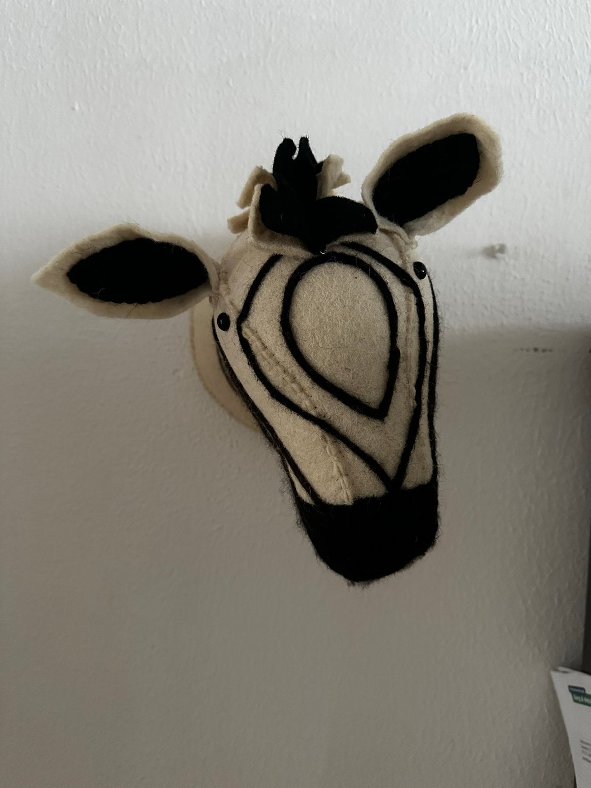 Zebra wanddecoratie - vilten dierenkop, Ophalen of Verzenden, Zo goed als nieuw, Beige, Textiel