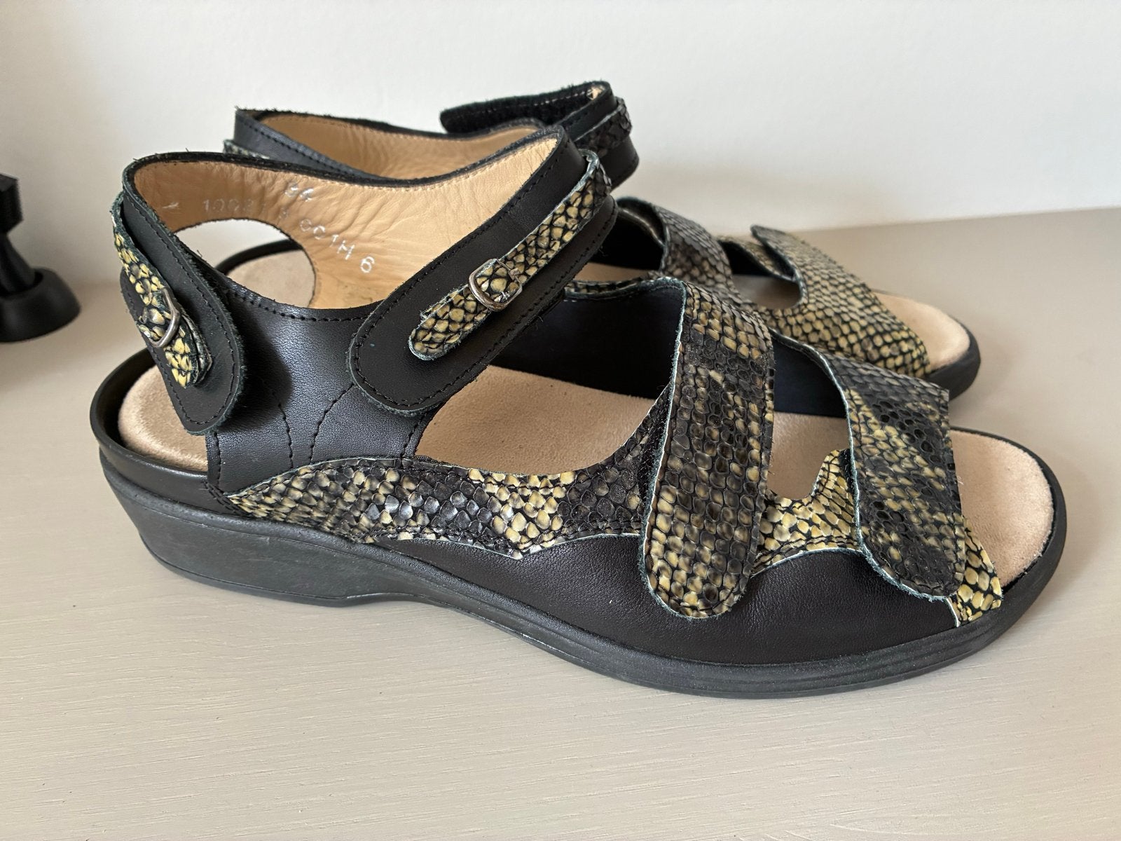 Xsensible sandalen maat 6 / 39 zgan, Zwart, Zo goed als nieuw, Sandalen of Muiltjes, Ophalen of Verzenden