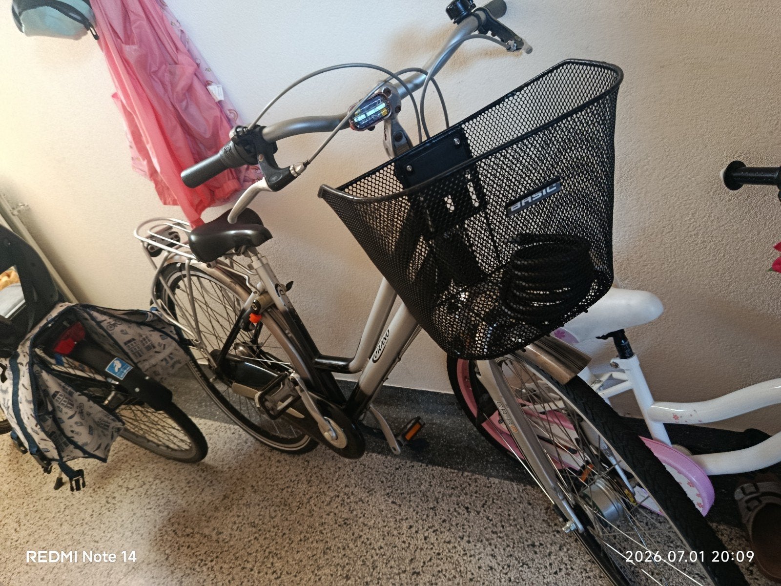 Fiets te koop: Nieuwe band en remmen, versnellingen te fixen, Ophalen of Verzenden