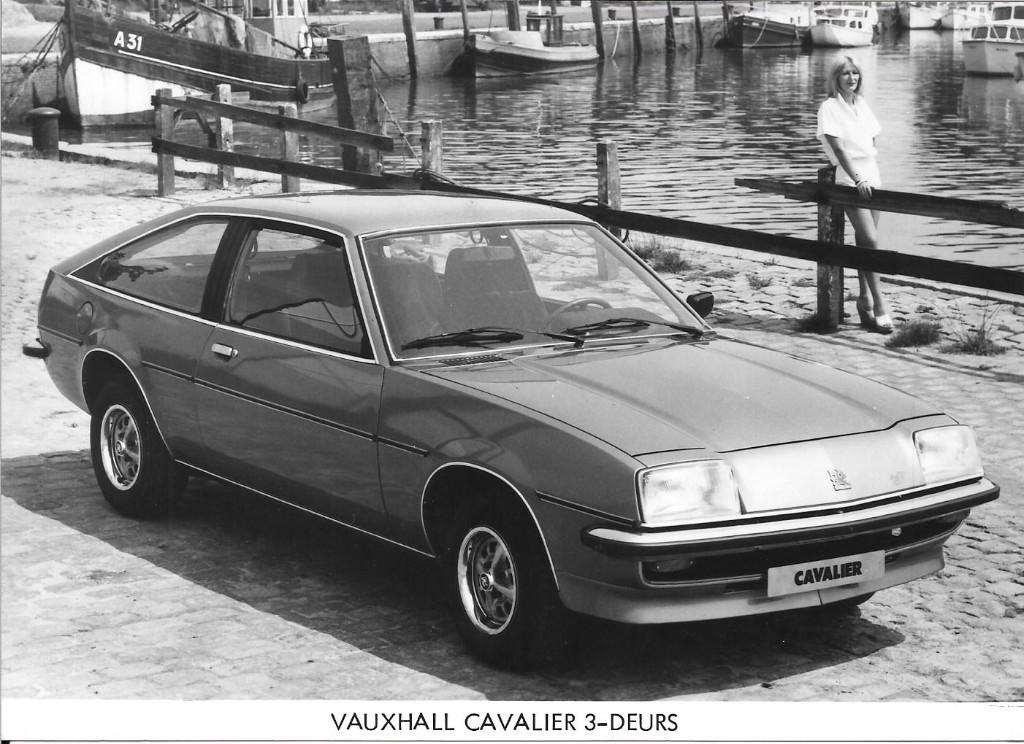 2 persfoto's Vauxhall Cavalier 3-deurs, 1975, Ophalen of Verzenden, Nieuw, Overige merken