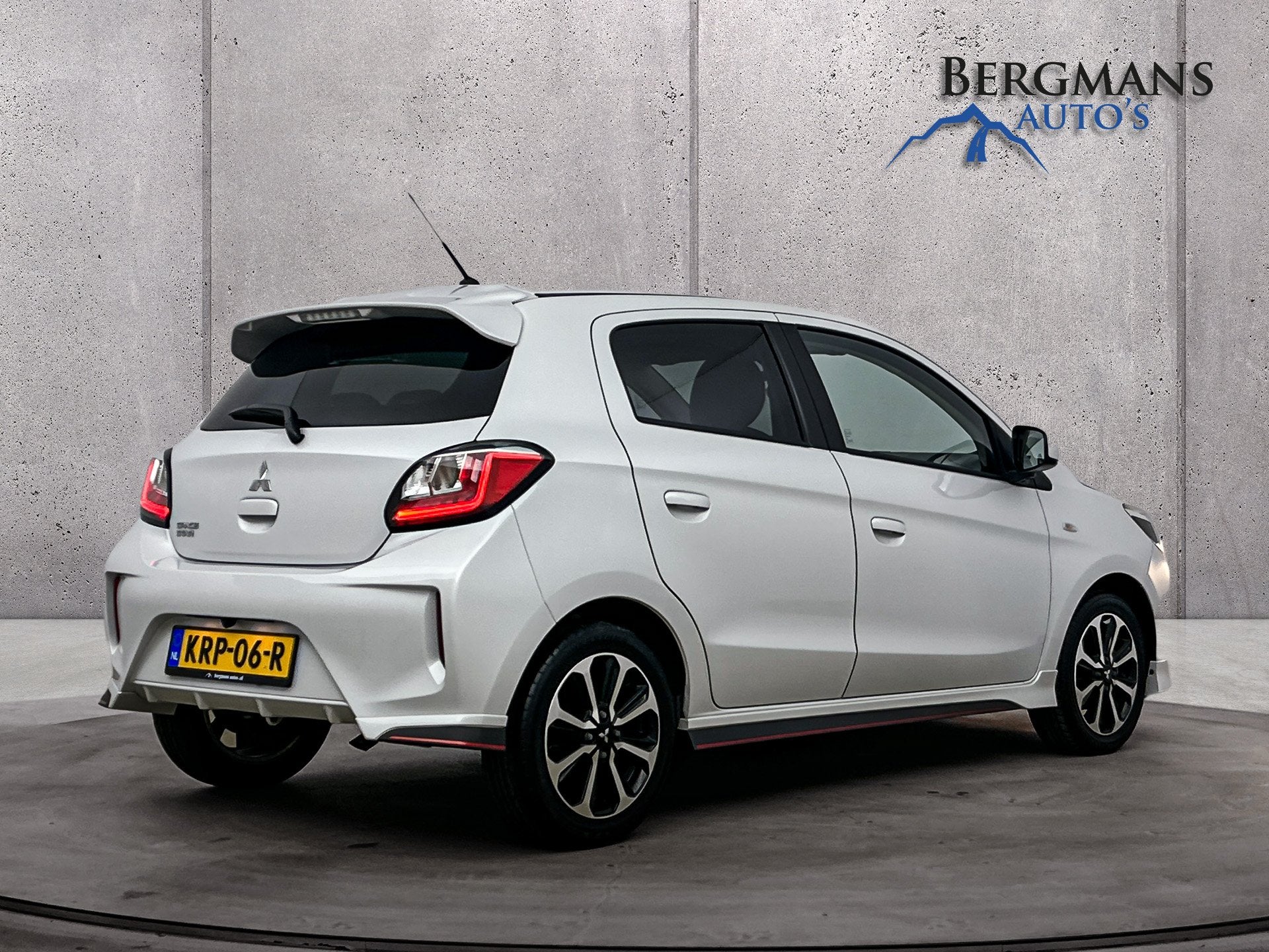 Mitsubishi Space Star - 1.2 Instyle // CAMERA // NAVI //, Gebruikt, 82 pk, Leder en Stof, Wit