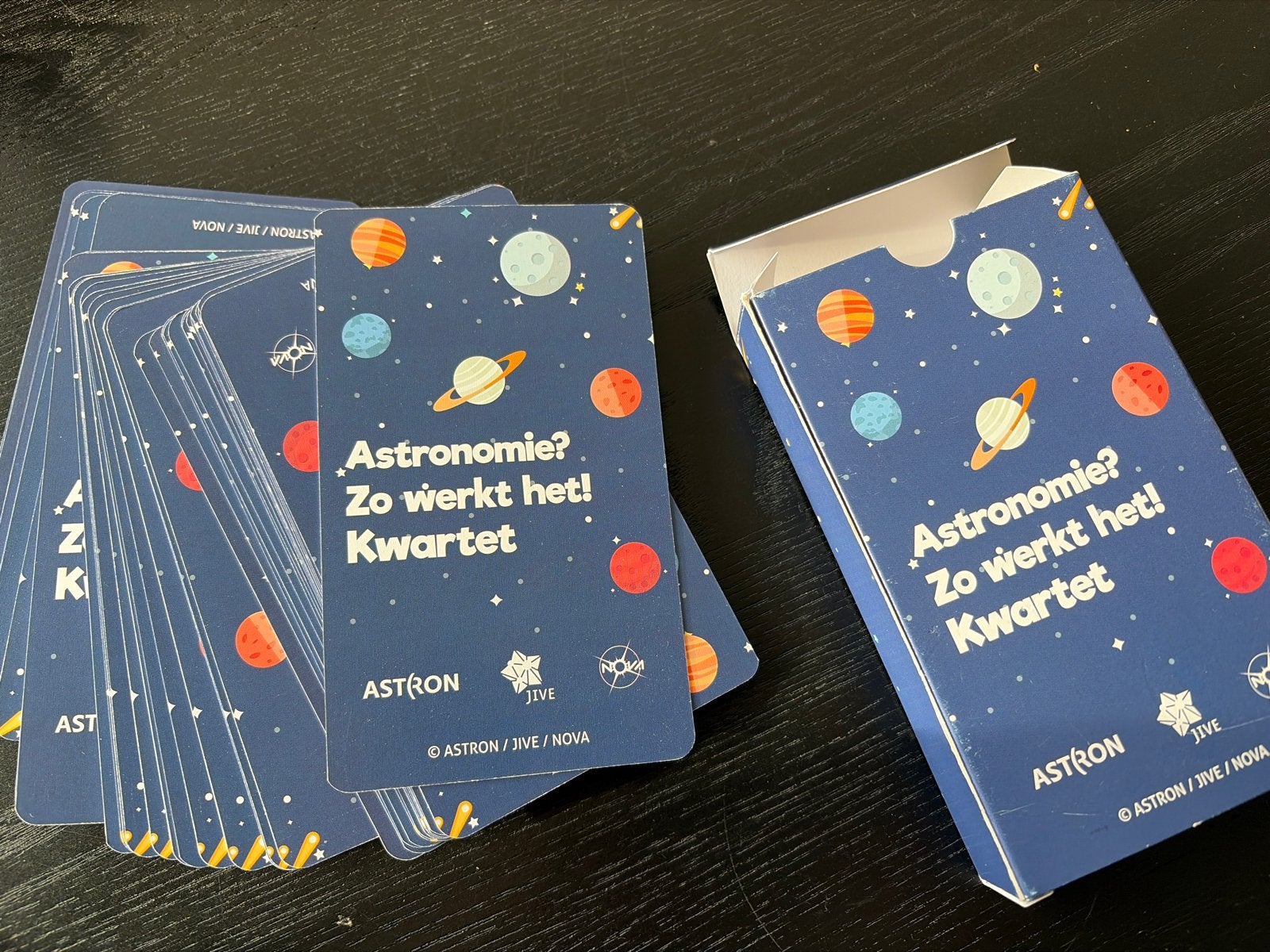 Astronomie? Zo werkt het! Kwartet - Educatief kaartspel, Een of twee spelers, Ophalen, Zo goed als nieuw