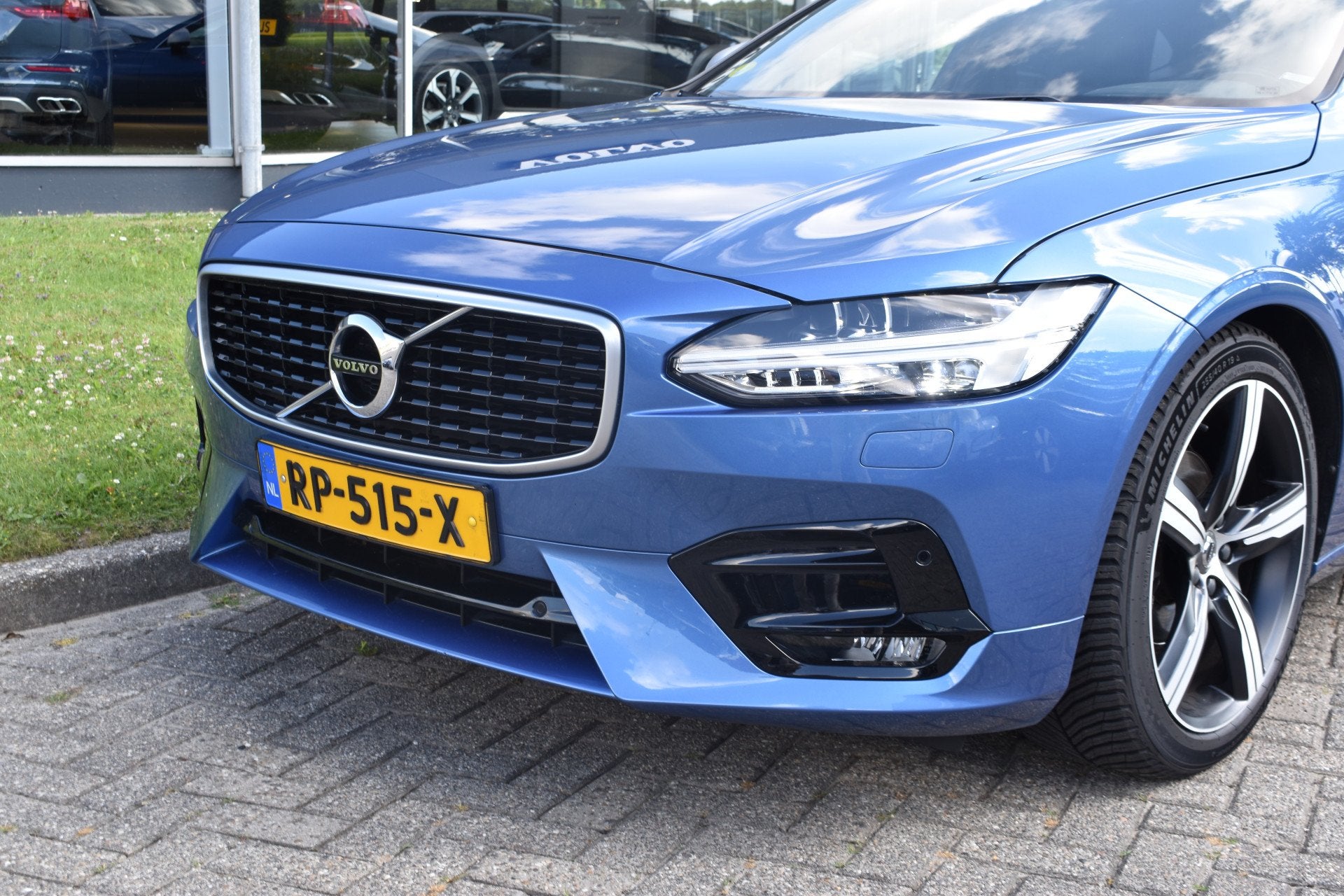 Volvo S90 D3 150PK Automaat R-Design | BLIS | Adapt. Cruise., Auto's, 4 cilinders, Blauw, 23 km/l, Origineel Nederlands