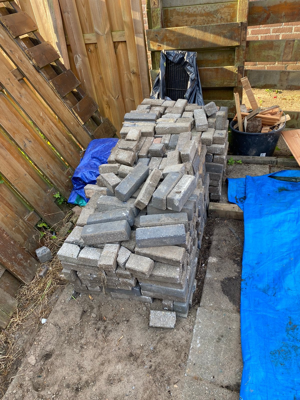 Klinkers gratis ophalen, Ophalen of Verzenden, Zo goed als nieuw, Beton, Klinkers