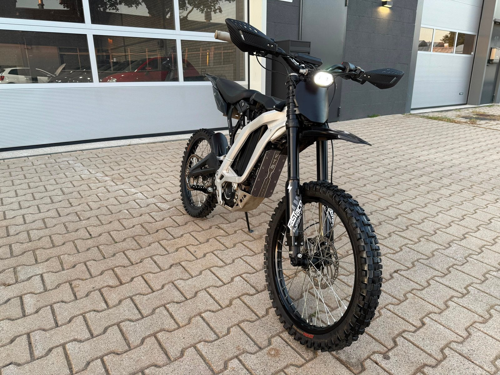 Surron Light Bee X VTB Tuning Uniek Custom Extreem Krachtig, Overige merken, 0 versnellingen, Ophalen of Verzenden, Zo goed als nieuw
