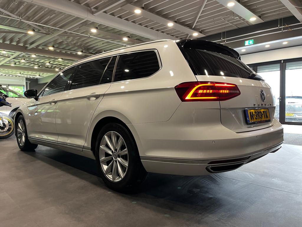 Volkswagen Passat Variant 2.0 TSI 220PK DSG HIGHLINE FULL, Gebruikt, 4 cilinders, Wit, Leder