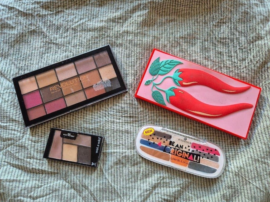 Set van 4 paletten: Revolution, Essence en Wet n Wild, Gebruikt, Ophalen of Verzenden, Make-up, Overige kleuren