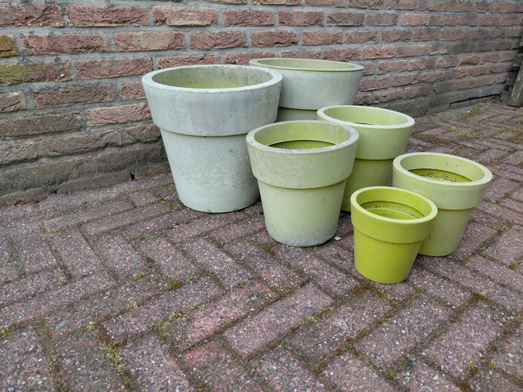Gratis bloempotten verkleurde limegroen, Tuin en Terras, Ophalen, Rond, Aardewerk, Minder dan 40 cm