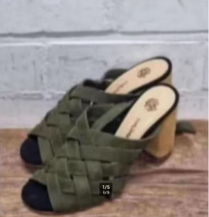 Maliparmi - Suedeleren sandalen maat 39 - Als nieuw €310, Kleding | Dames, Zo goed als nieuw, X, Maliparmi, Groen