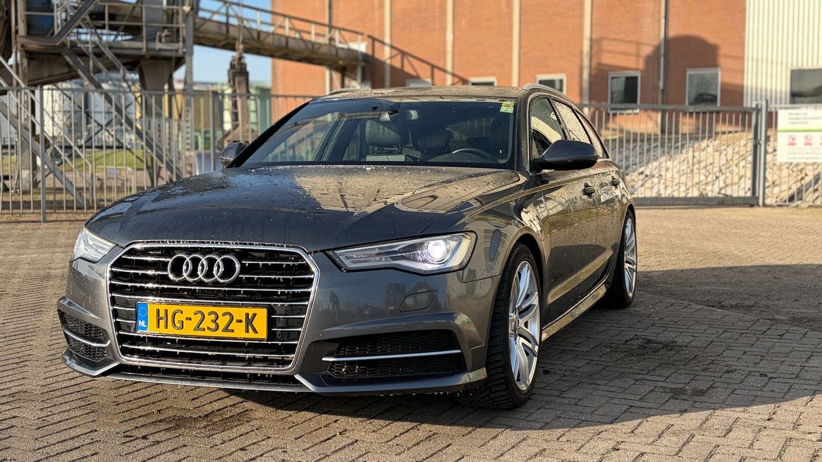 Audi A6 1.8 Tfsi Ultra AV S-tr 140KW 2015 3xS-line, Auto's, Dealer onderhouden, 1610 kg, Zwart, Bi-Xenon koplampen