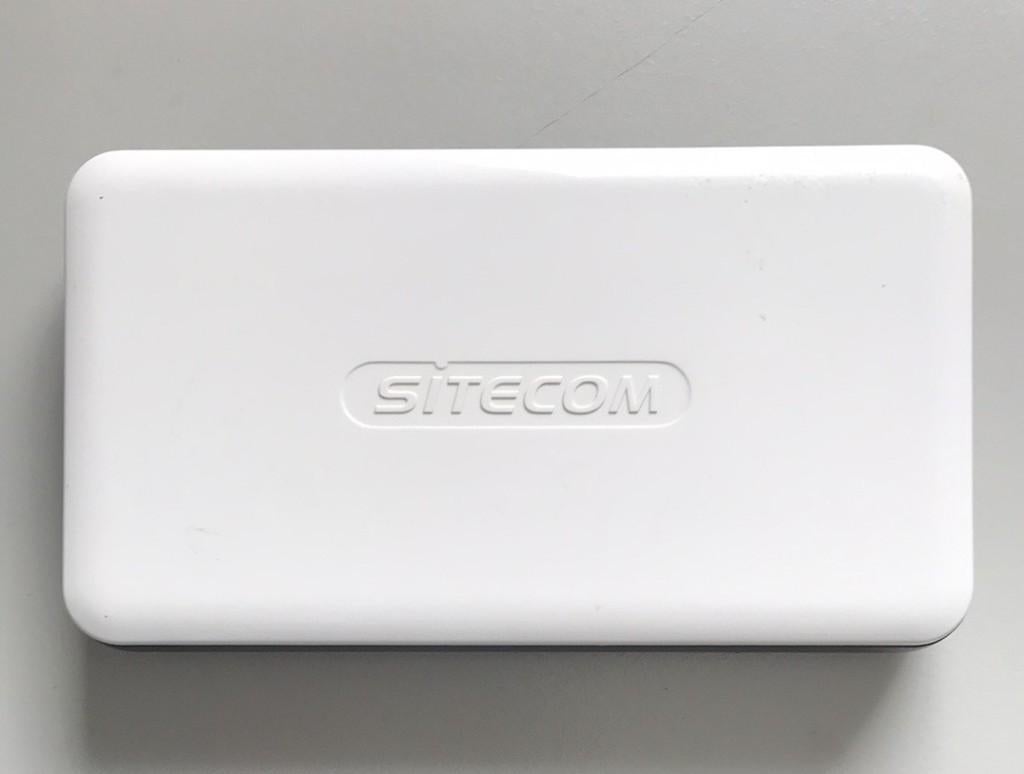 Netwerk hub Sitecom 8 poorts +, Computers en Software, Netwerk switches, Ophalen of Verzenden