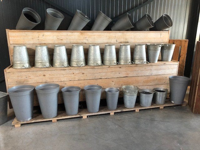 Bloemenstelling op wielen incl. emmers, Ophalen, Zo goed als nieuw, Hout
