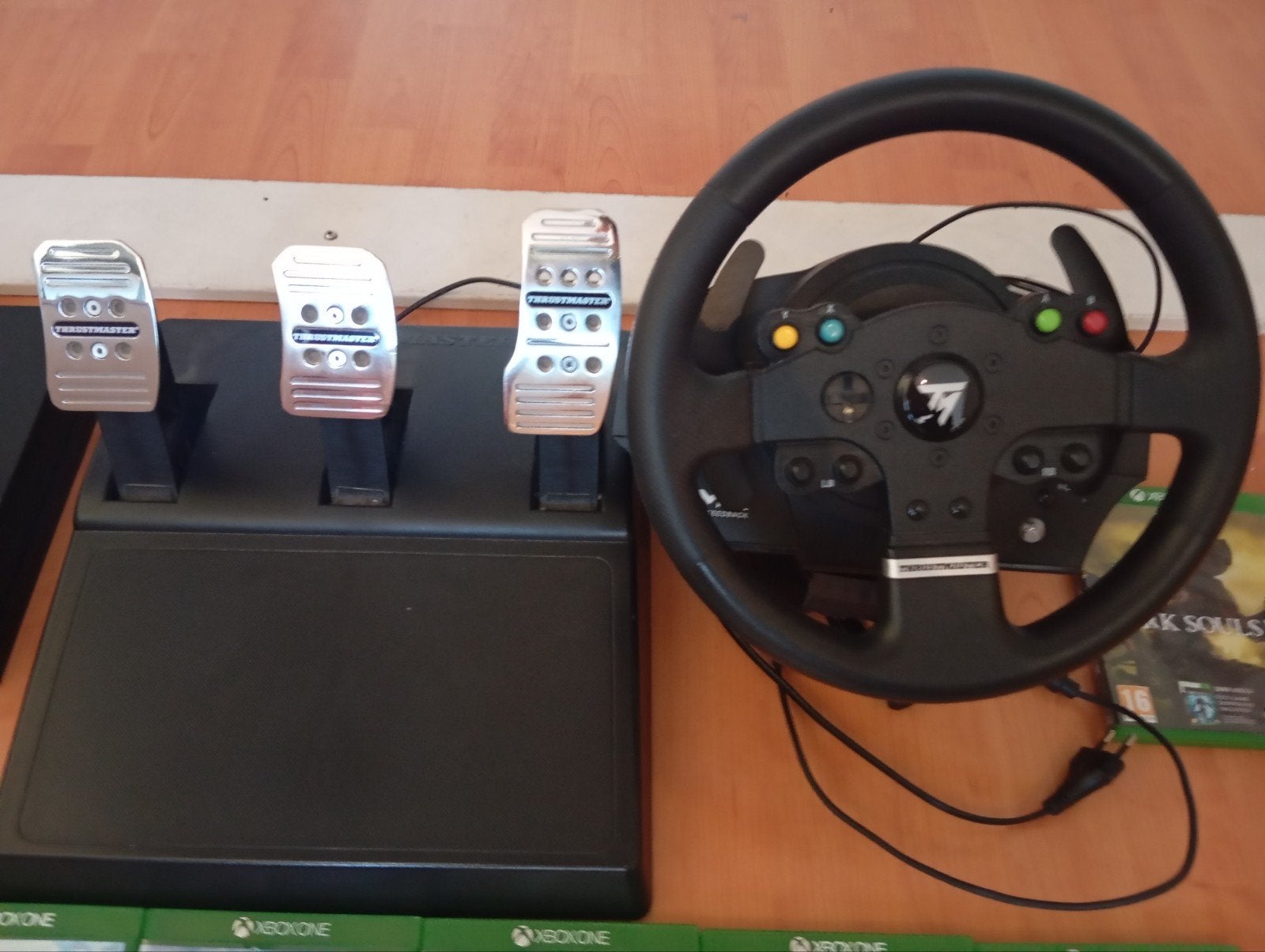 Thrustmaster racestuur met pedalen voor Xbox One, Racestuur, Gebruikt, Xbox, Ophalen of Verzenden