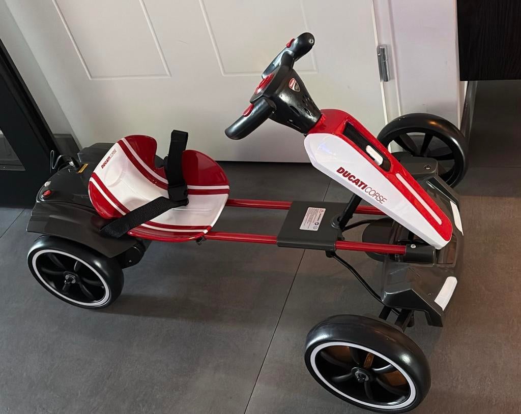 Elektrische kart auto 6km per uur, Ophalen, Zo goed als nieuw, Overige merken