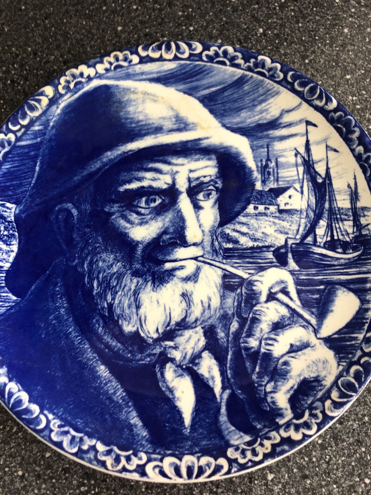 Boch Frères Delft wandborden - Visser en Lezende Vrouw, Antiek en Kunst, Ophalen of Verzenden