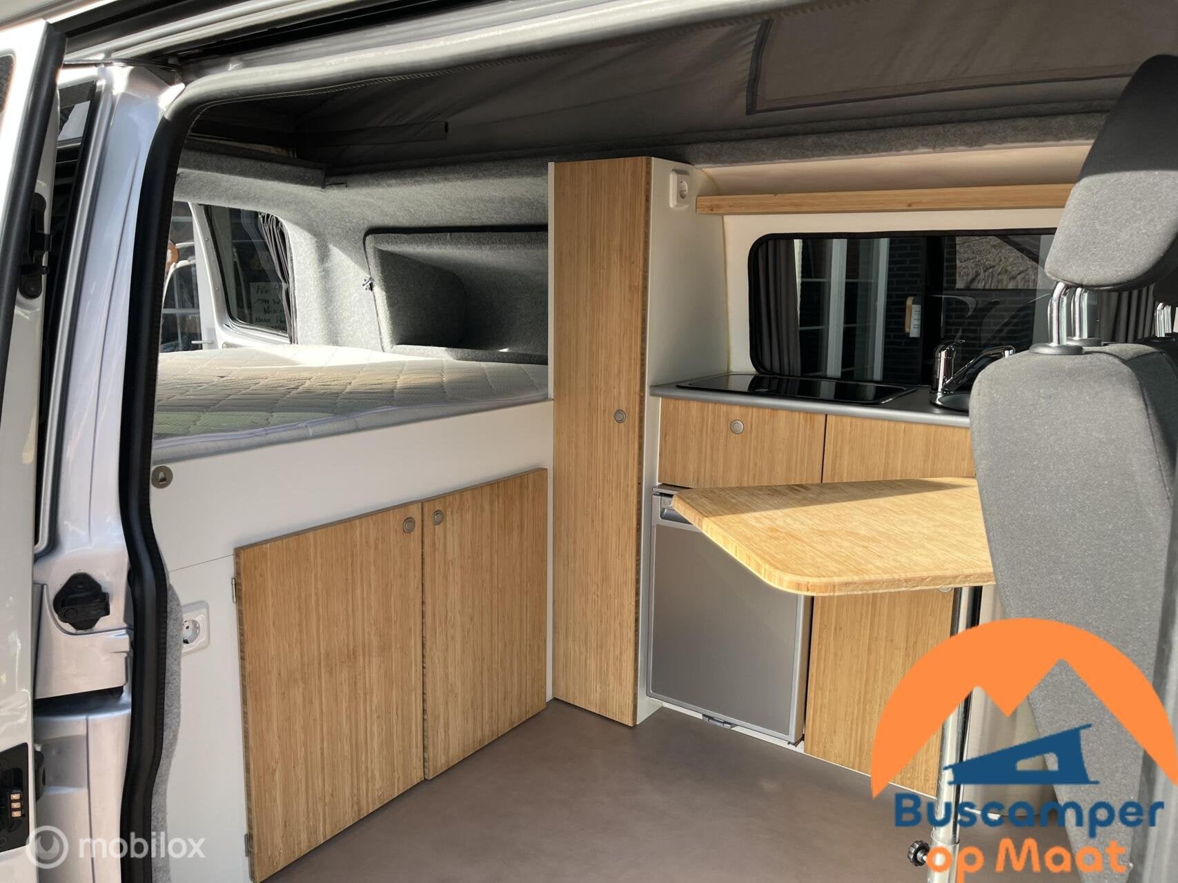 Volkswagen T6 buscamper 2017 132k km L2H1, Volkswagen, Bedrijf, Airconditioning, 5 tot 6 meter