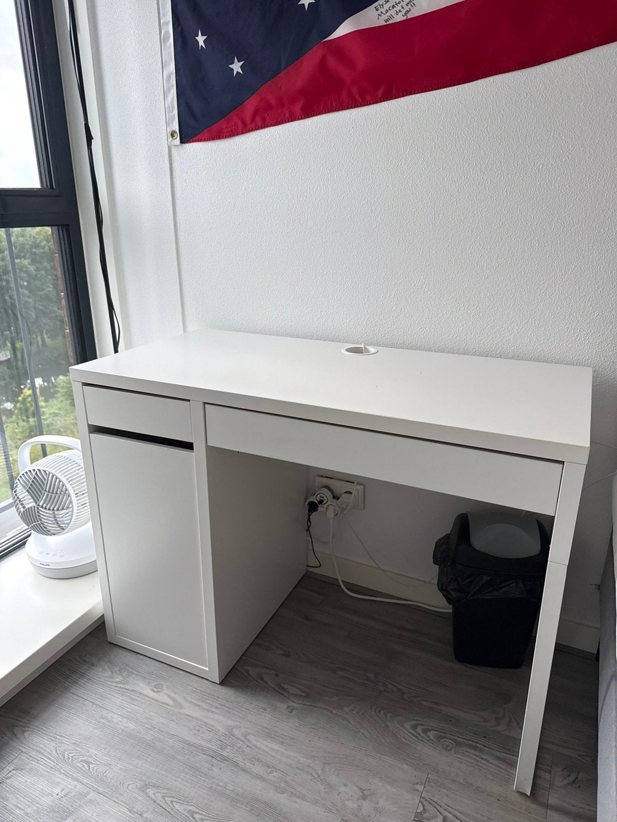 IKEA Micke bureau, Huis en Inrichting, Bureaus, Ophalen, Zo goed als nieuw