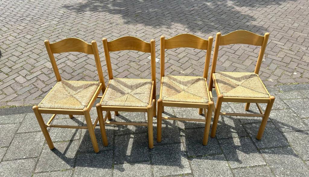 Set van 4 mooie stoelen naar Deens design. Rieten zittingen!, Huis en Inrichting, Stoelen, Ophalen, Gebruikt, Bruin, Duidelijk geinspireerd op Danish Modern (De Volksstoel 1948)