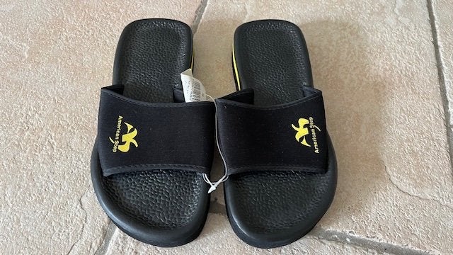 Slippers zwart maat 42 nieuw, Ophalen of Verzenden, Nieuw, Zwart
