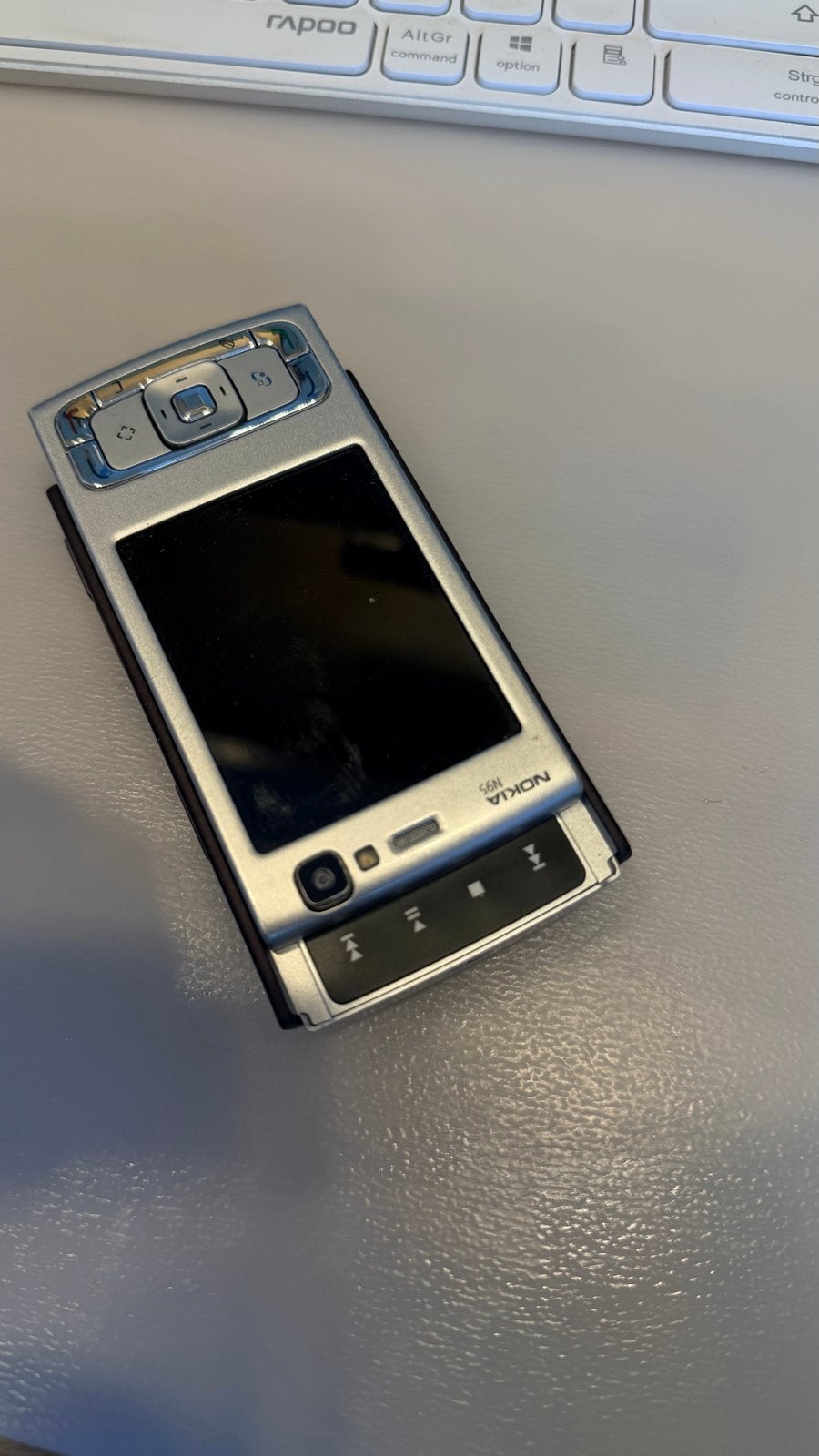Nokia N95 - Klassieke Schuiftelefoon, Gebruikt, Schuifmodel, Fysiek toetsenbord, 3 tot 6 megapixel