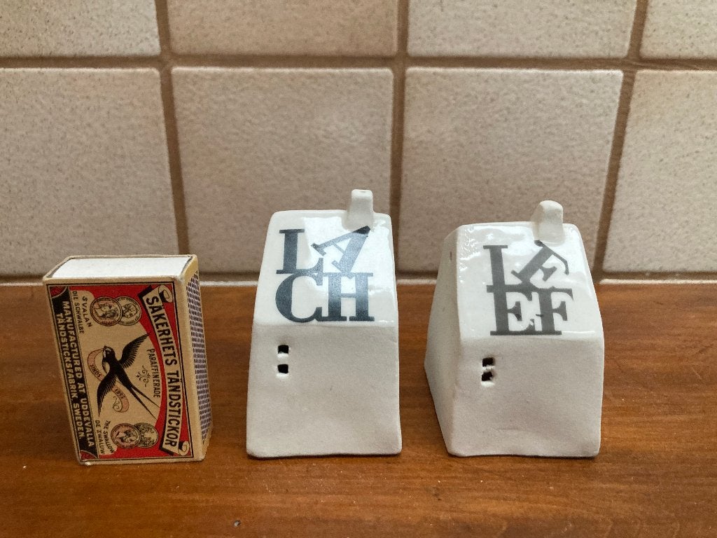 Porselein geglazuurde mini huisjes met tekst "Leef" & "Lach", Ophalen of Verzenden