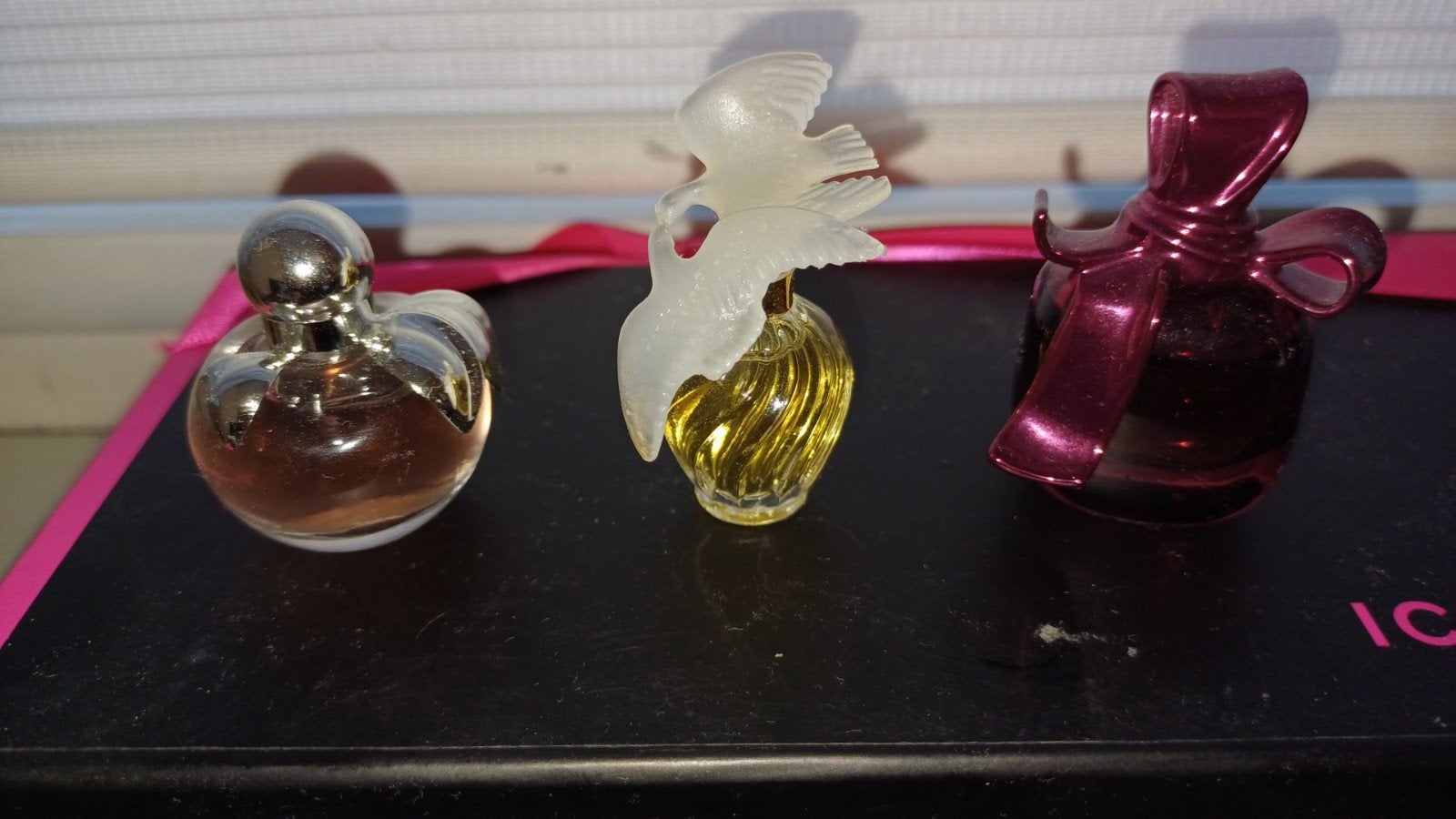 nina Ricci miniatuur, Verzamelen, Parfumverzamelingen, Ophalen of Verzenden, Miniatuur