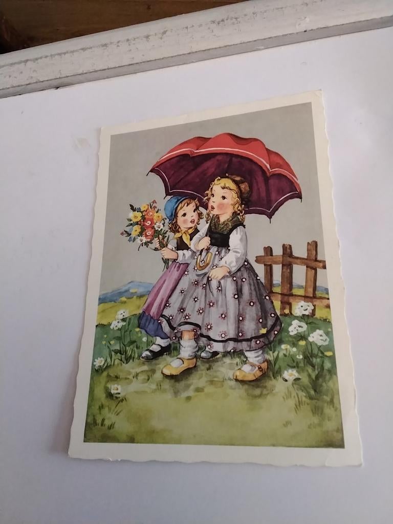 TWEE MEISJES ONDER DE PARAPLU, Ophalen of Verzenden, Voor 1920, Kinderen