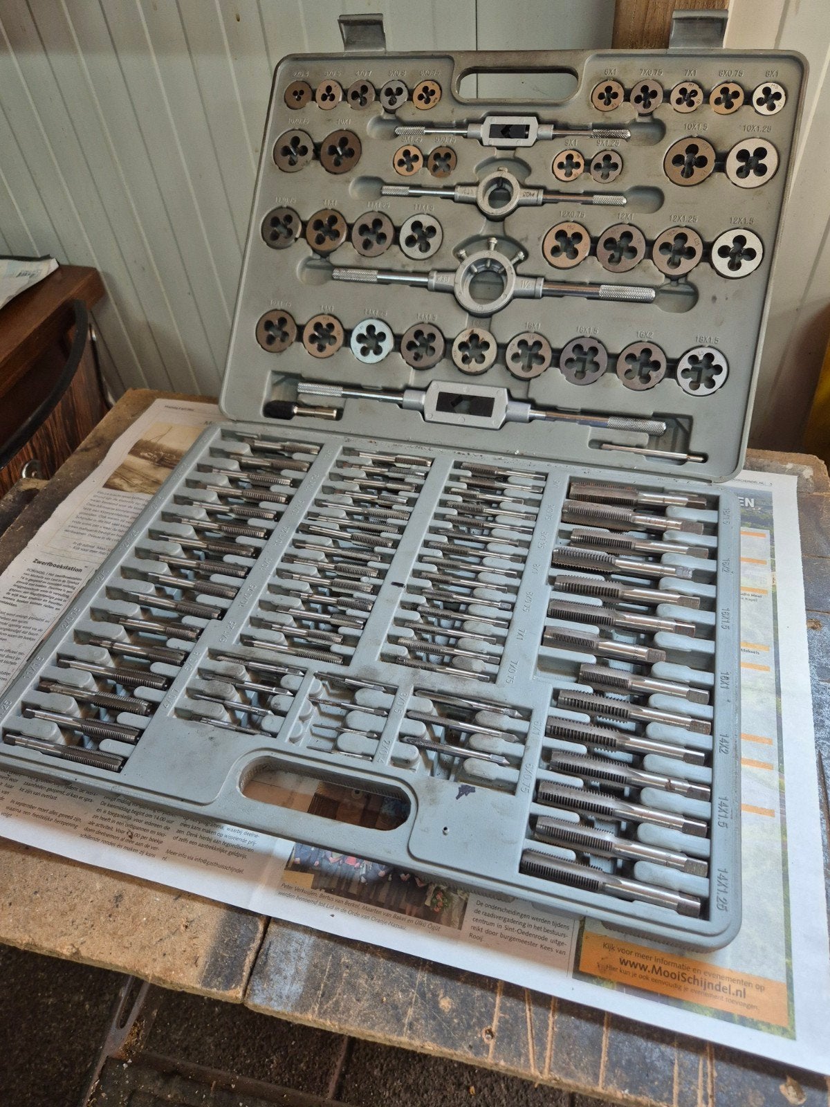 Schroefdraad reparatieset plus tap en snijset, Ophalen