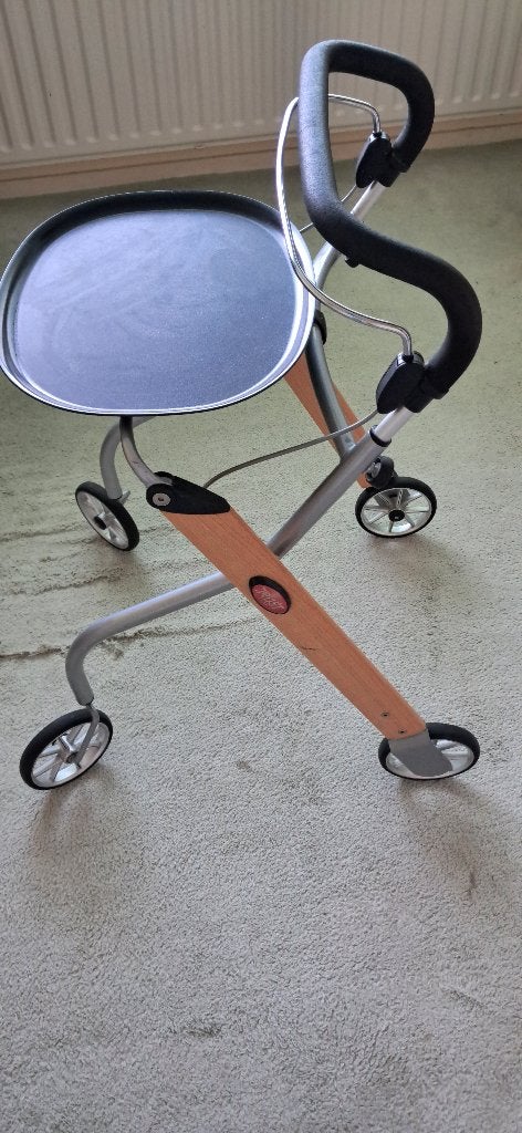trust rollator, Diversen, Ophalen, Lichtgewicht, Zo goed als nieuw