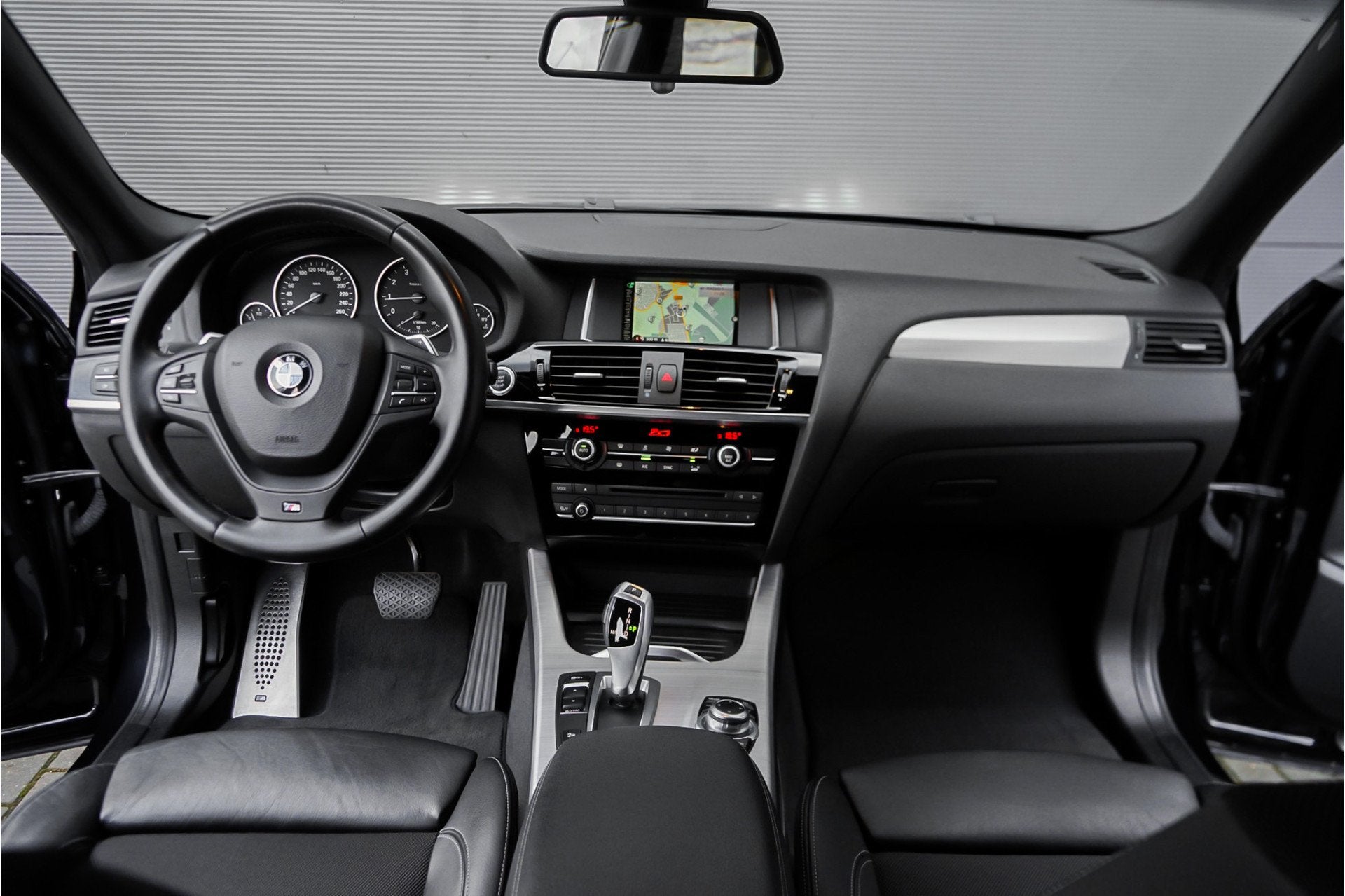 BMW X4 xDrive20i M-Sport Navi Trekhaak 20" Ori NL (bj 2015), Auto's, 12 maanden, Gebruikt, 4 cilinders, Zwart