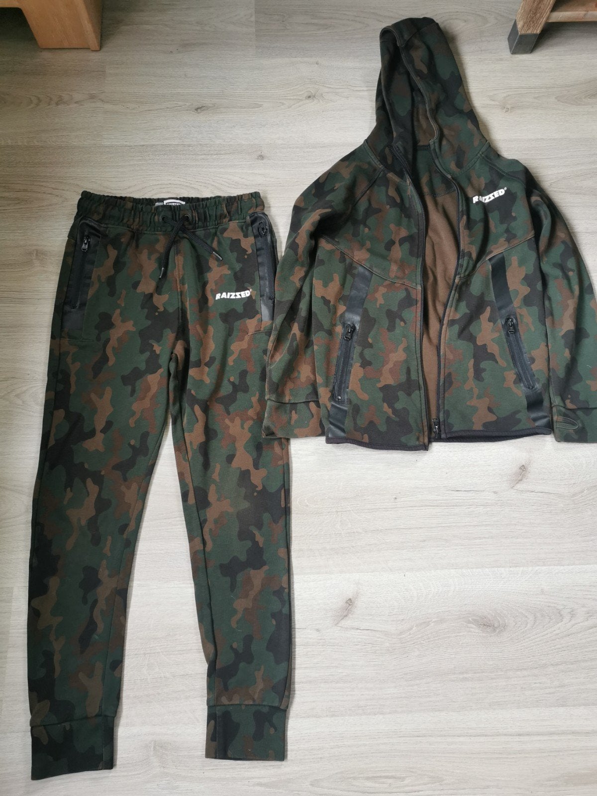 Raizzed camouflage trainingspak maat 152, Kinderen en Baby's, Kinderkleding | Maat 152, Ophalen of Verzenden, Zo goed als nieuw