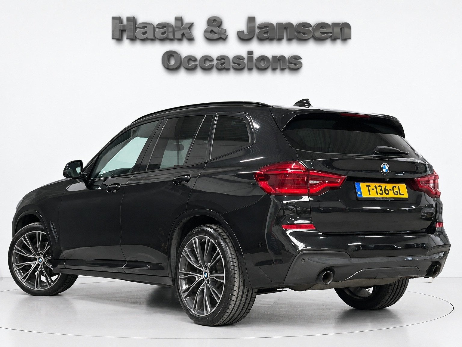 BMW X3 XDrive20i High Executive Panoramadak Harman Kardon He, Automaat, 1998 cc, Gebruikt, 4 cilinders