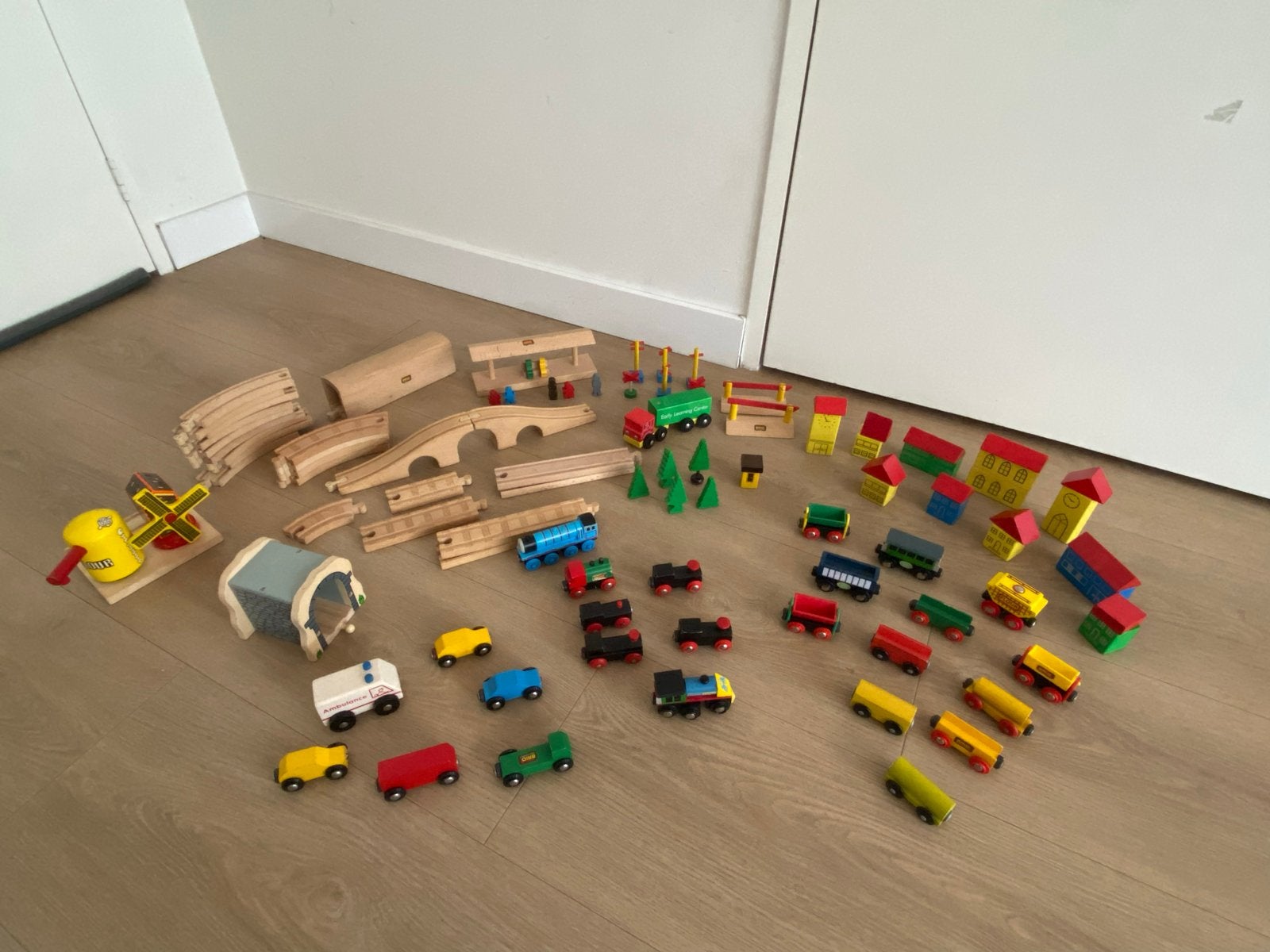 Grote houten treinbaan set, Brio, Thomas, Bigjigs e.a., Ophalen of Verzenden, Gebruikt, Overige typen