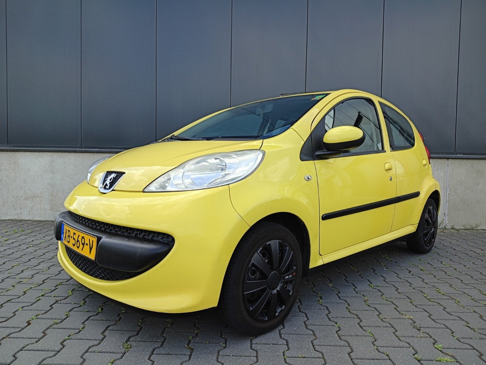 Peugeot 107 1.0 12V 5 Drs Airco!, Auto's, Stof, Zwart, 4 stoelen, 68 pk