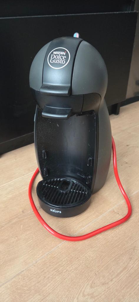 Nescafé Dolce Gusto Piccolo koffiezetapparaat, Witgoed en Apparatuur, Koffiezetapparaten, Ophalen, Gebruikt, Koffiemachine, 1 kopje