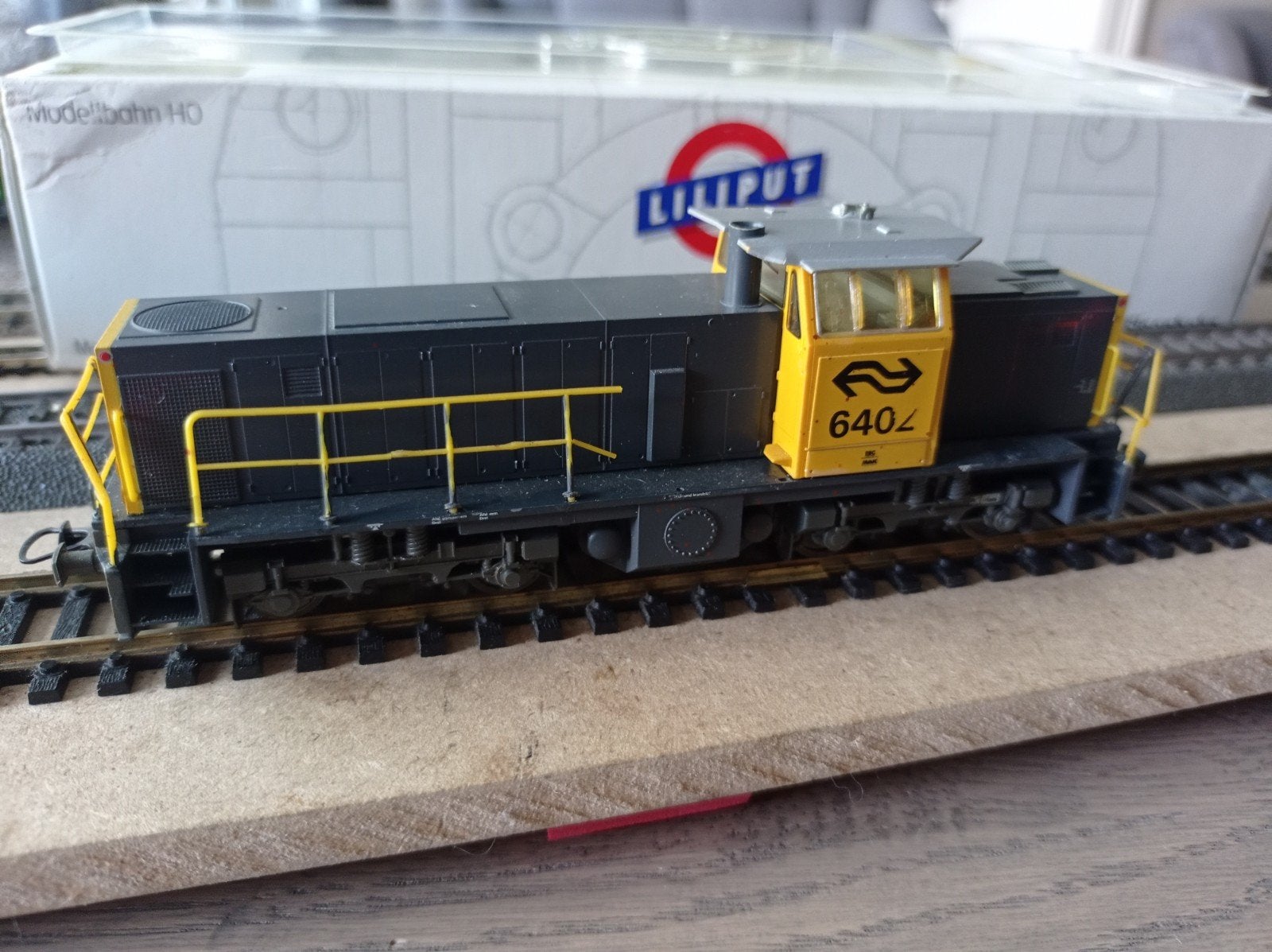Liliput NS 6402 lokomotief, Hobby en Vrije tijd, Modeltreinen | H0, Gebruikt, Ophalen of Verzenden, NS, Liliput