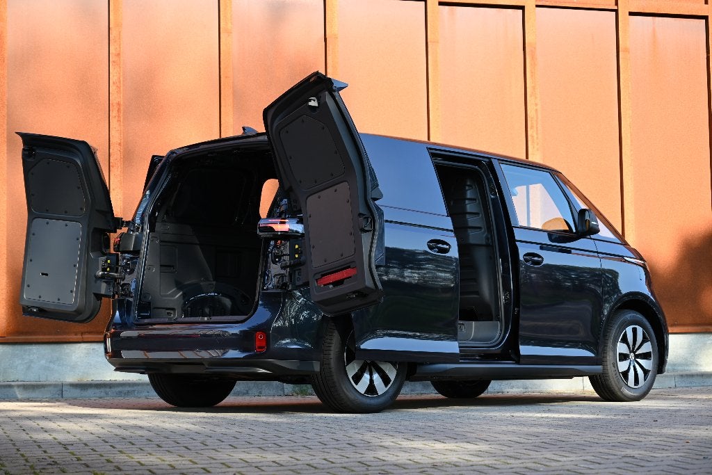 Volkswagen ID. Buzz Cargo 79 kWh Blue 454 km 2x schuifdeur, Automaat, Zwart, 286 pk, Lane Keeping Assist